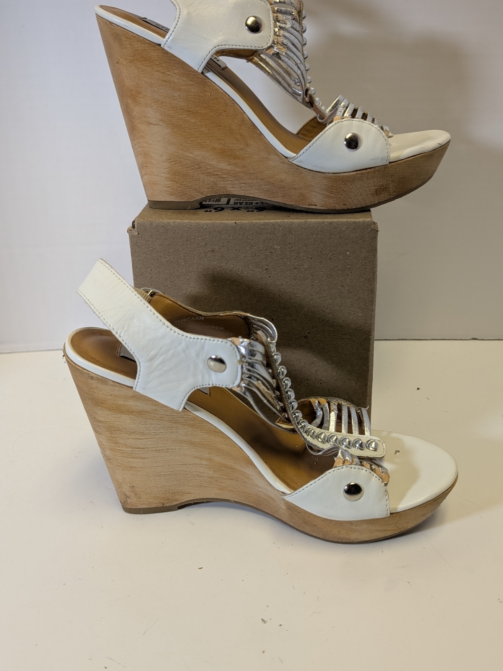 Steve Madden White Wedge Sandals with Wood-Effect Platform and Silver Accents